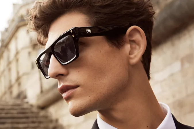 Mann mit Montblanc Sonnenbrille